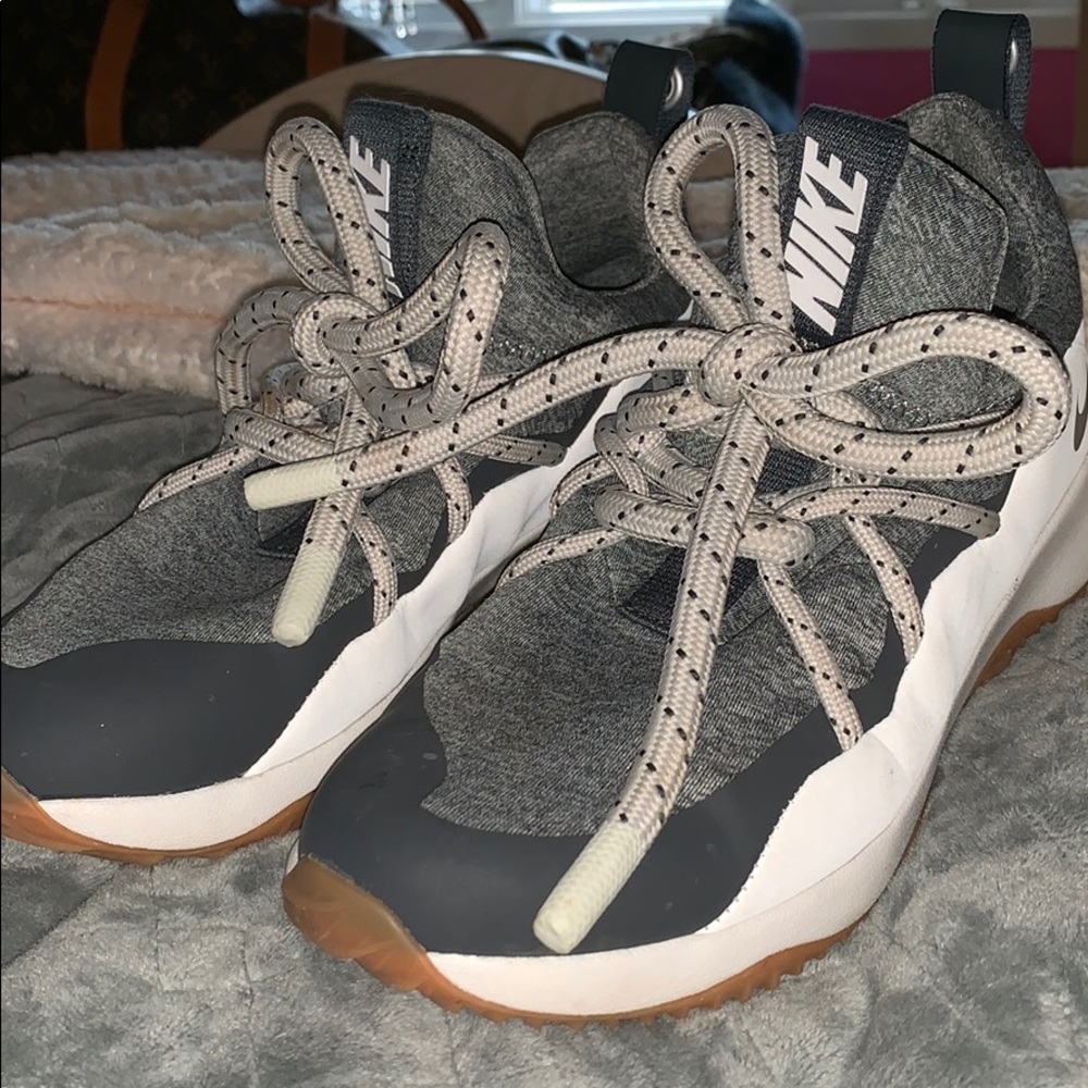 EXCELLENT CONDITION Nike Sneakers
